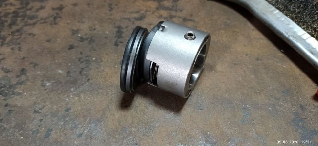 Замена механических уплотнений насоса Zenit GRG 1000/2/G50H A0FT5 TS 10 400D NN NN GG